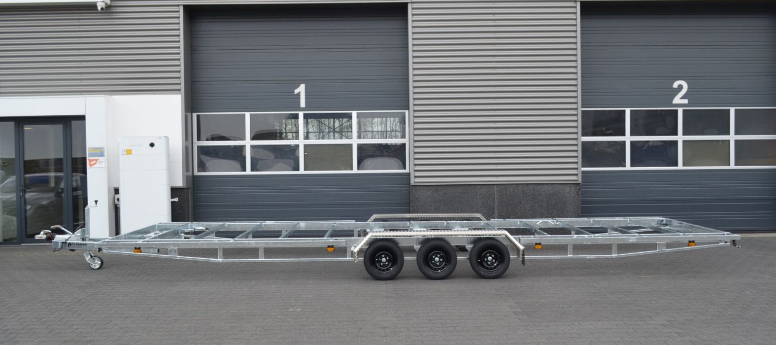 vlemmix-tiny-house-trailer-840-3-assen-zijkant