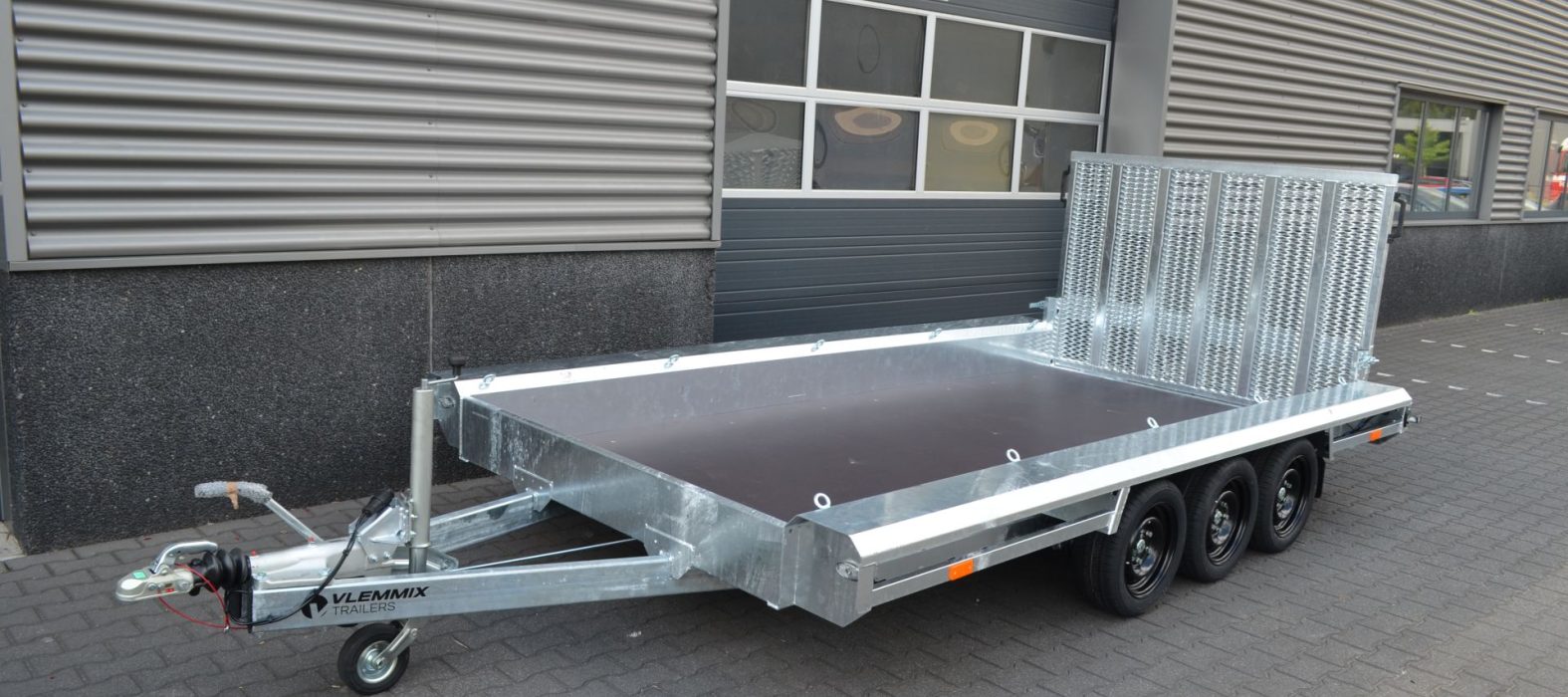 machinetransporter-vlemmix-trailers-3-assen