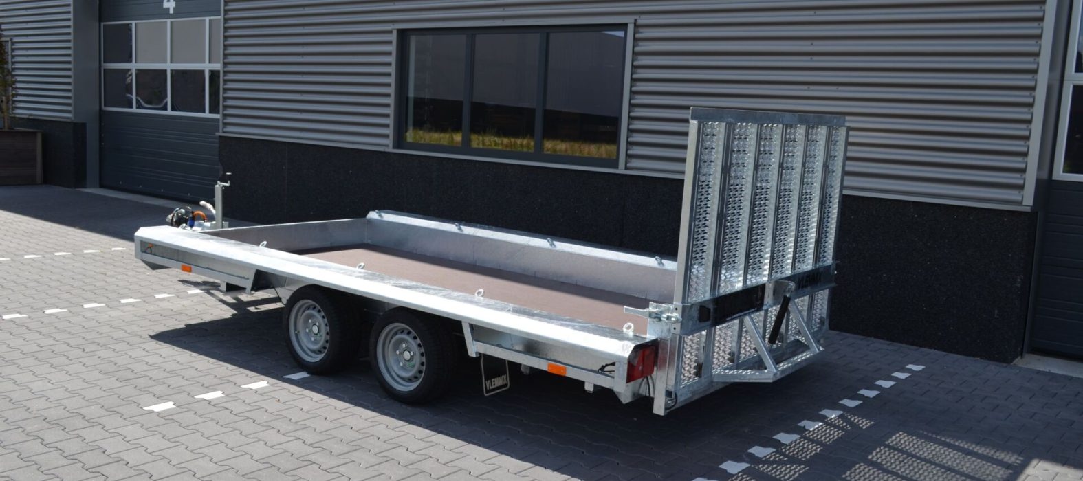M4 (2 assen) achter-min