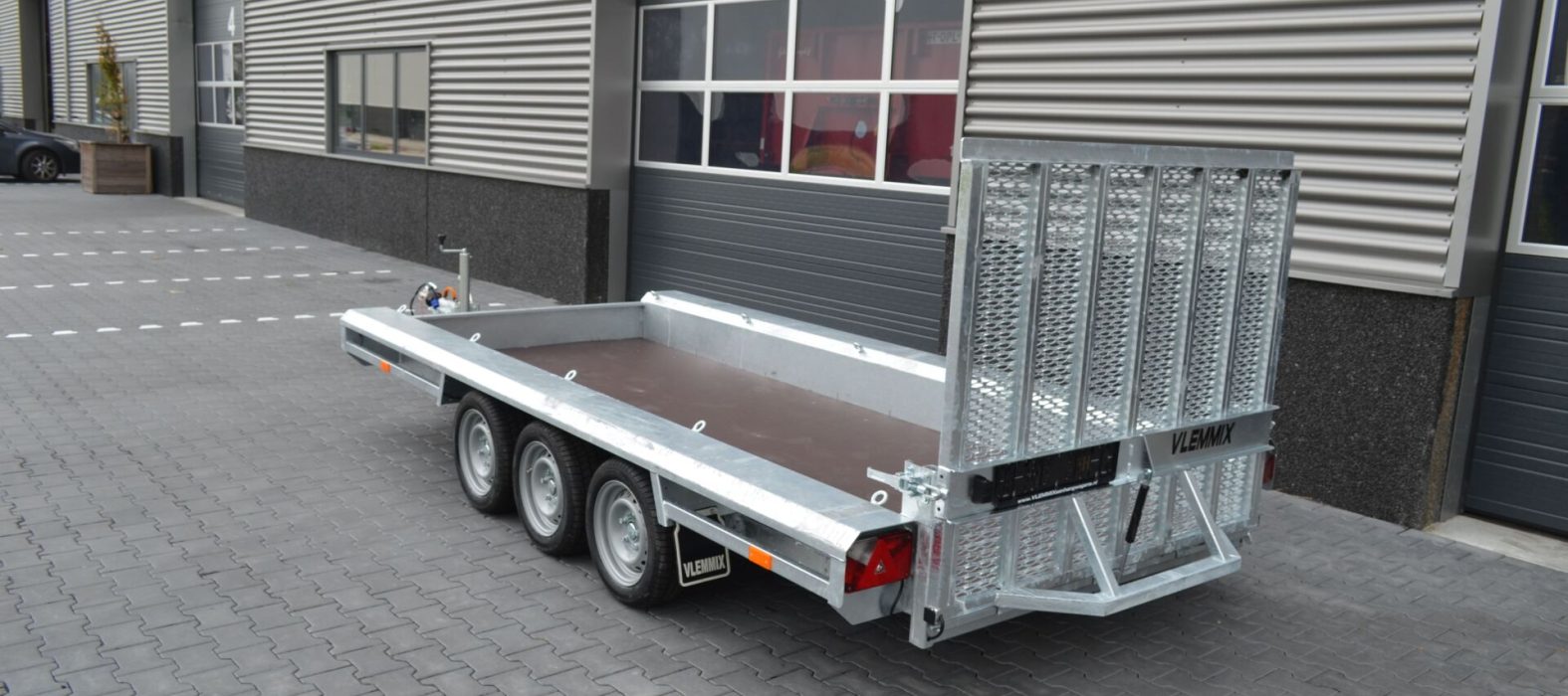 M4 3-asser 150cm breed achter-min