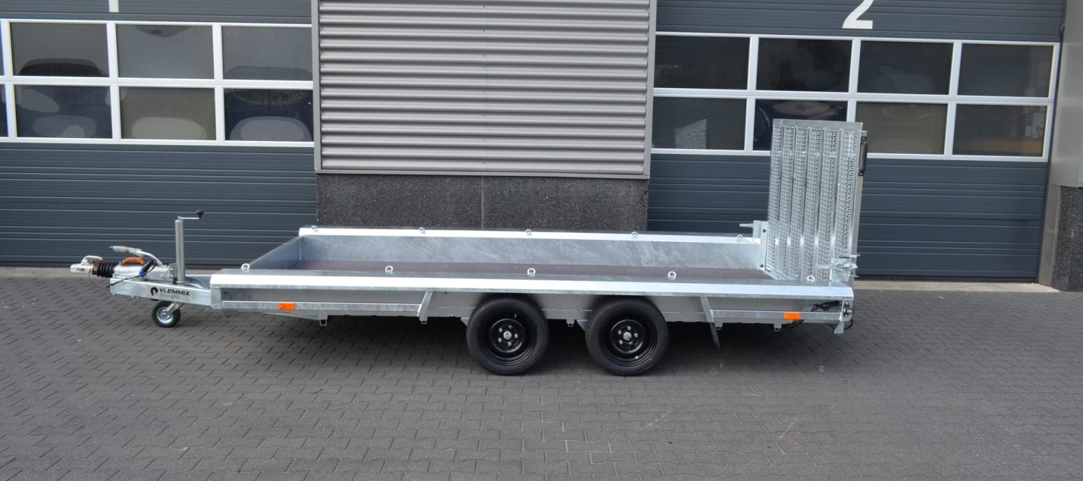 machine-Transporter- 400x180-2as-vlemmix-trailers