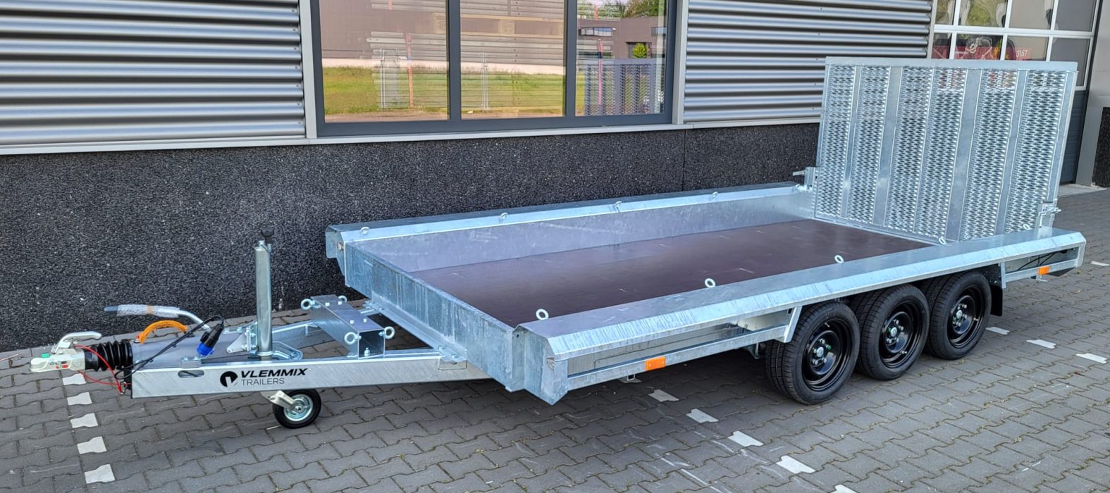 Machinetransporter 400x180 3 as voor klep dicht