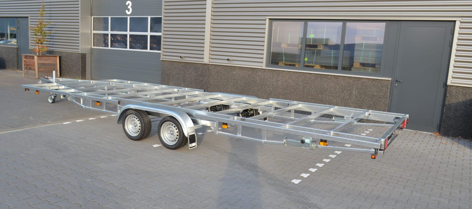 Tiny House 720 Plateau assen 2x1800 achterzijde-min