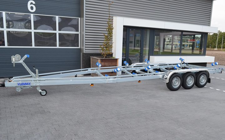 8,4 meter boottrailer 3 as voor