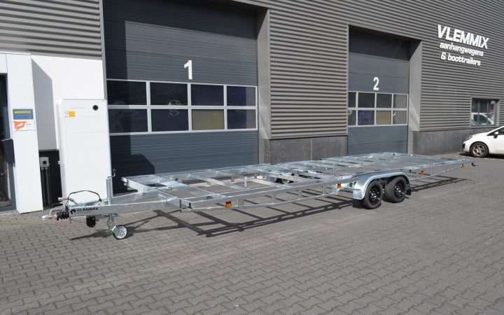 TH780-Plateau-2-assen-vlemmix-trailers-voorkant
