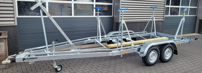 6,3m zeilboottrailer 2 as achter