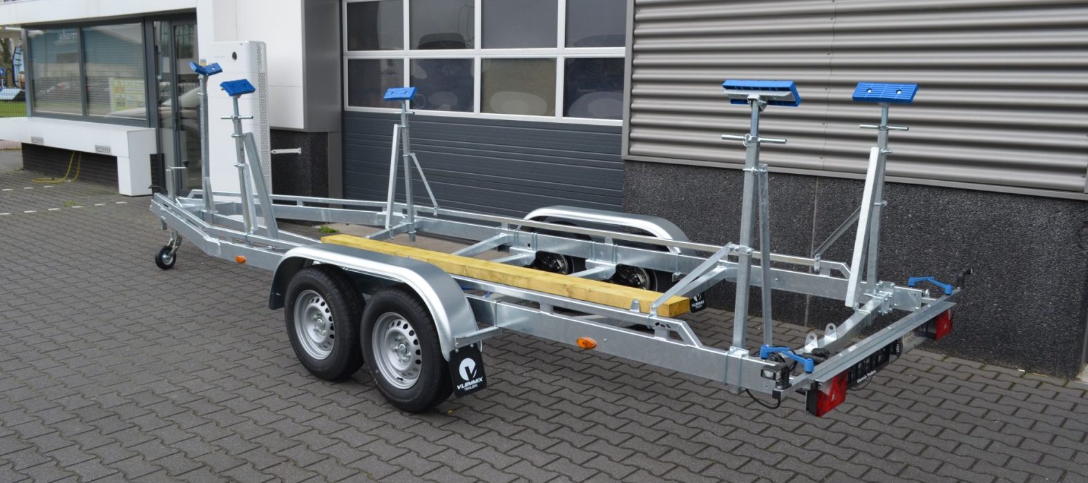 vlemmix-trailers-zeilboottrailer-7m-2-assen-achterkant