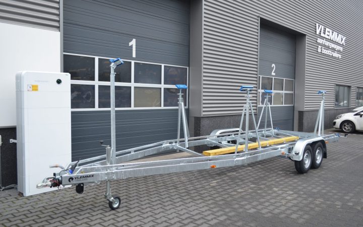 vlemmix-zeilboottrailer-8,4m-2-assen-voorkant