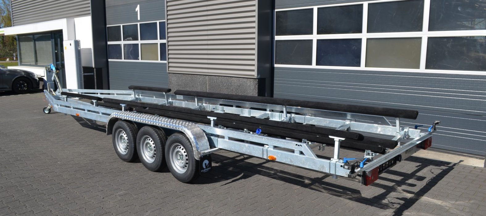 vlemmix-balken-trailer-10m-3-assen-3500kg-boottrailer