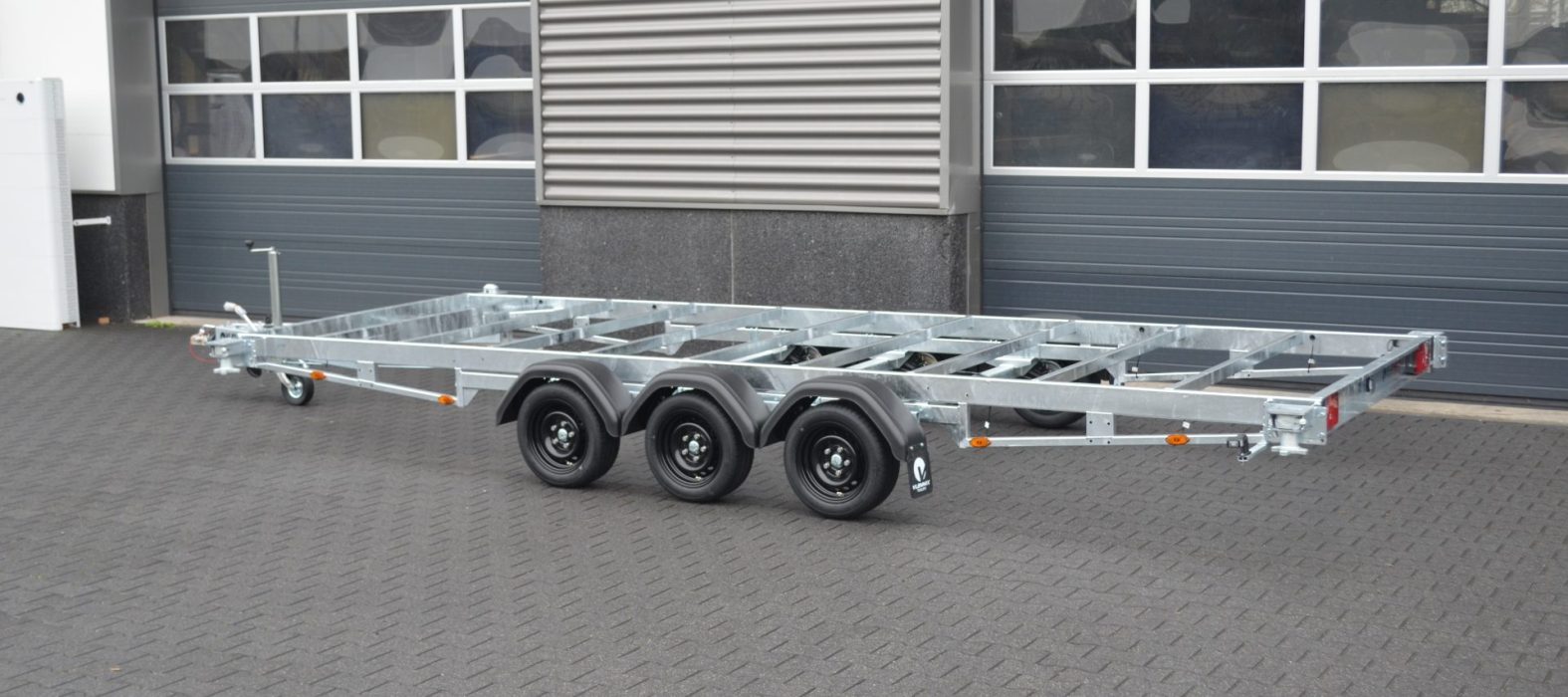 vlemmix-container-trailer-3-assen-20ft-achterkant