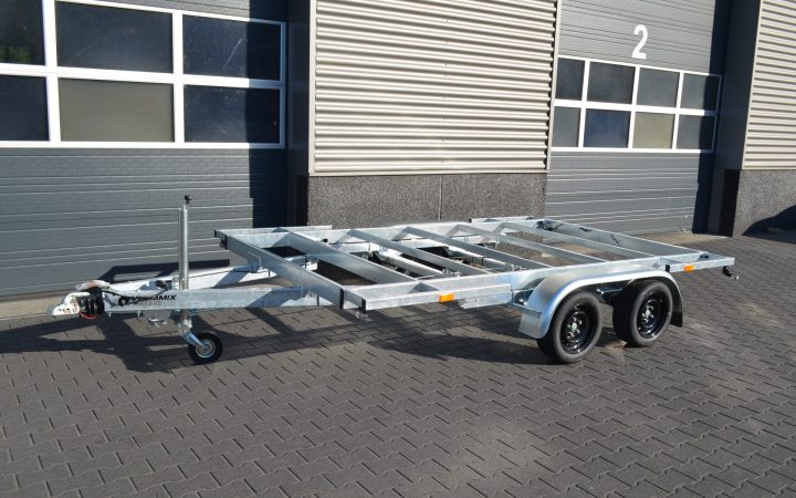 vlemmix-tiny-house-360-plateau-2-assen-1800kg-voorkant