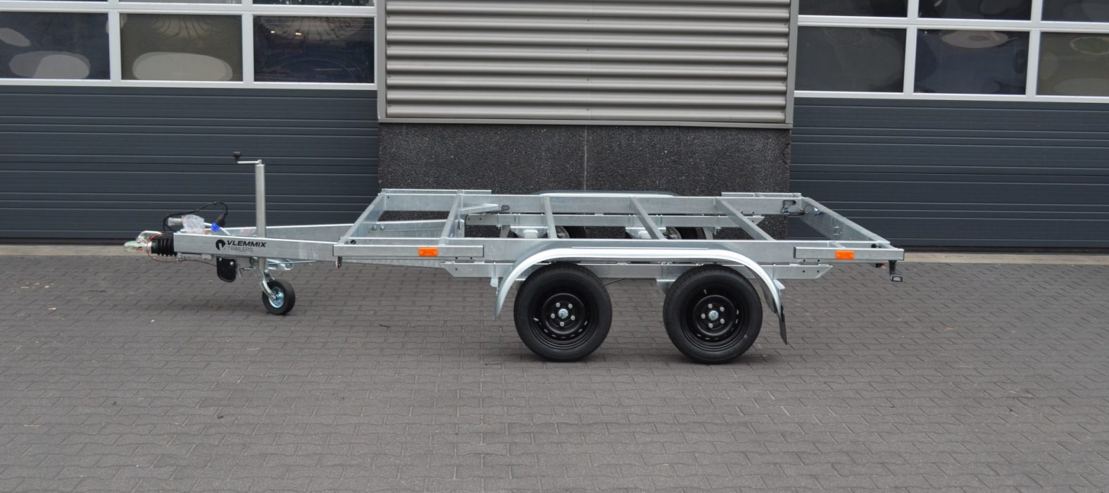 tiny-house-trailer-300-plateau-2as-vlemmix-trailers