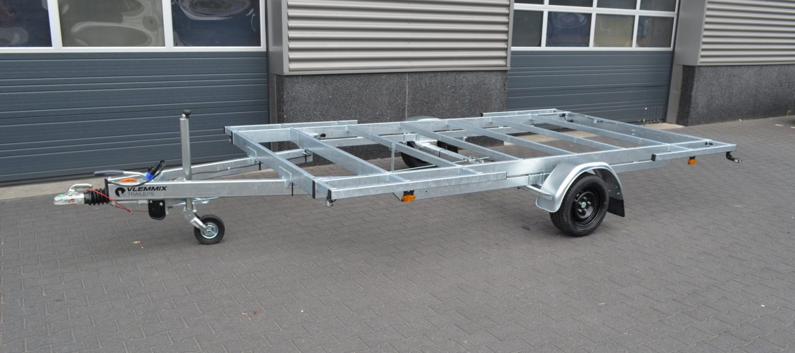 vlemmix-tiny-house-trailer-plateau-1-as-1800kg