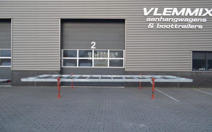 vlemmix-deck-detachable-trailer-3-meter-breed-780-steunpoten